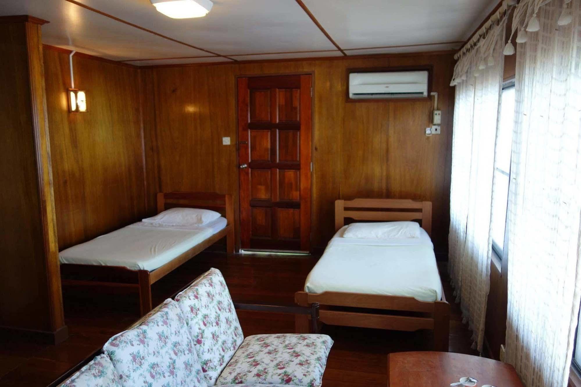 Seaside Travellers Inn Kinarut Eksteriør bilde